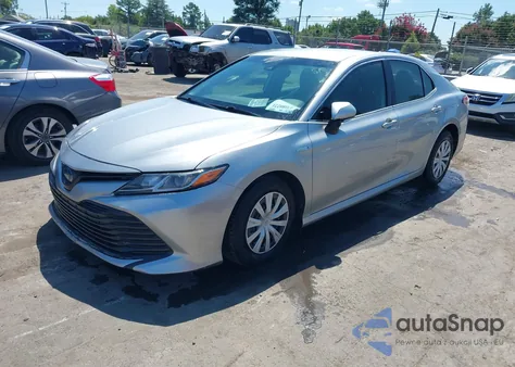 2020 Toyota Camry Le Hybrid z USA, uszkodzony, nr VIN 4T1L31AK9LU527232